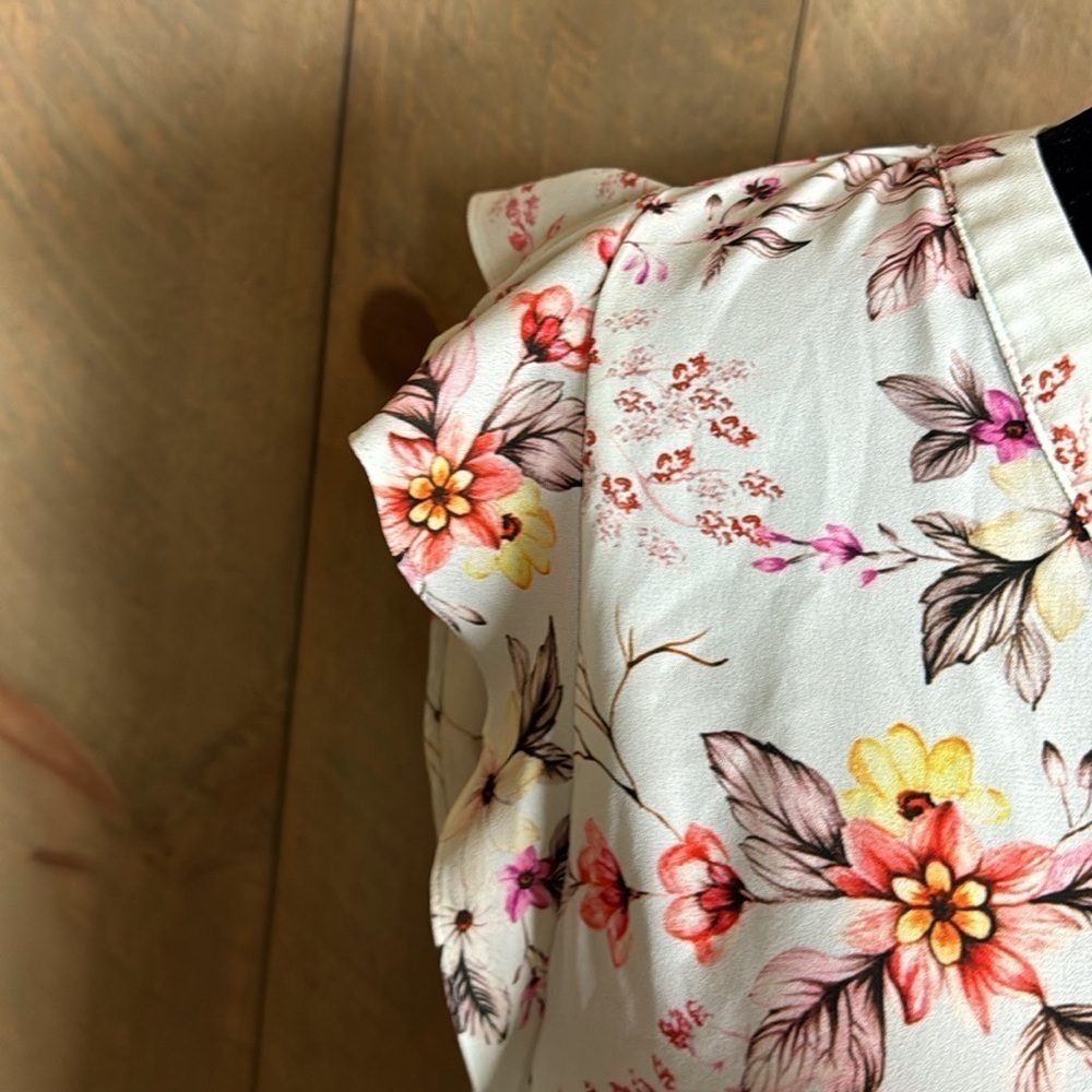 Tabitha Webb floral print blouse Size Large - Picture 2 of 9